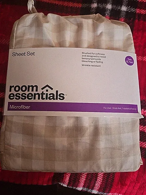 NWT! ROOM ESSENTIALS Twin Bedsheets Fits Twin/Twin XL Beige White Gingham Plaid