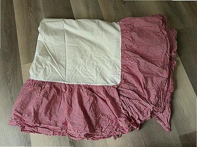 Pottery Barn Kids Gingham TWIN Bed Skirt Red And White Preowned