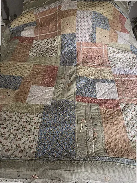 Quilt Coverlet Full/Queen Cotton Green Blue Pink Ruffle Floral Cottagecore 90x94