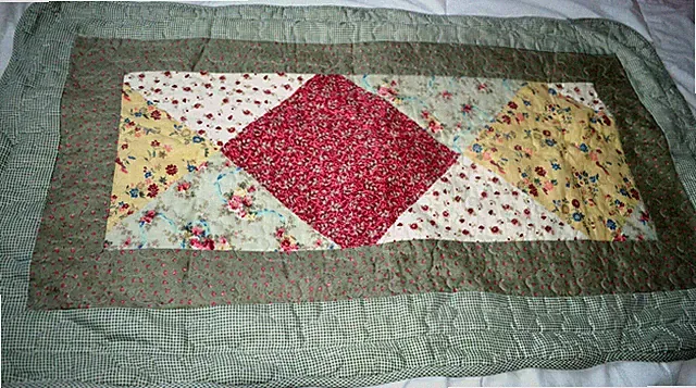 QUILTED PILOW SHAMS KING 2 GREEN GINGHAM FLORALS RED BEIGE English Country VGC