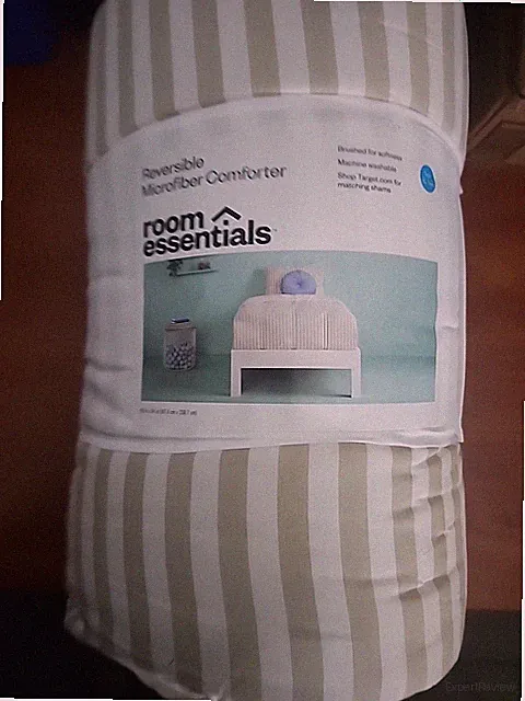 Room Essentials Reversible Microfiber Comforter Twin/XL Gingham Ivory