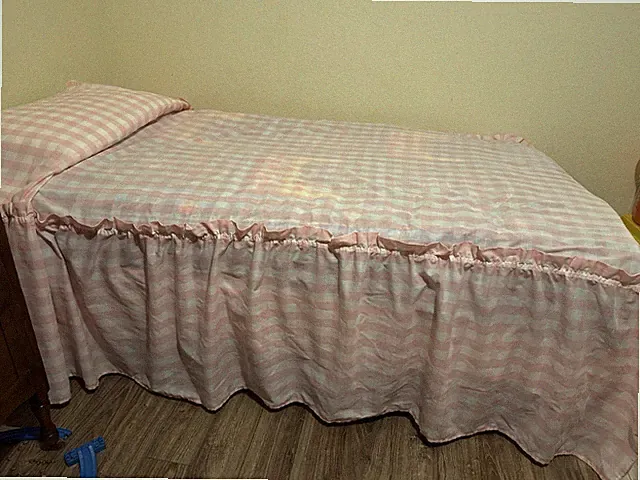 Vintage Ruffled Cotton Lightweight Pink Gingham Coverlet Bedspread Twin EUC